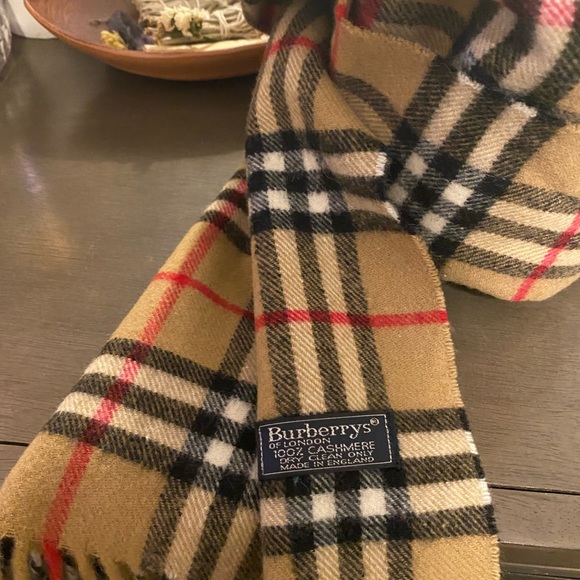 Vintage Burberry Check Lambswool Scarf in Brown (BRAND NEW w/out tags) - Picture 3 of 12